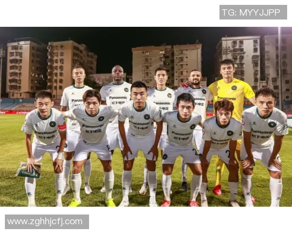 武汉足球队强势领跑联赛积分榜以61分稳居第一位置 武汉足球队强势领跑联赛积分榜以61分稳居第一位置